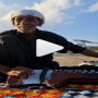 Pakistani man plays “Aaye Ho Meri Zindagi Main” Netizens love it 