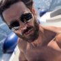 Hrithik Roshan Welcomes 2022 with a Shirtless Selfie