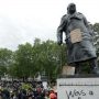 War of words breaks out after UK statue acquittal