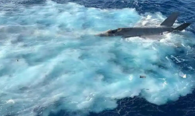 Watch: US Navy Stealth Fighter Jet crash into the South China Sea