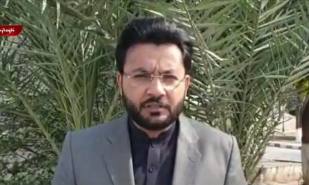 Large scale manufacturing sector witnesses 7.4pct growth: Farrukh
