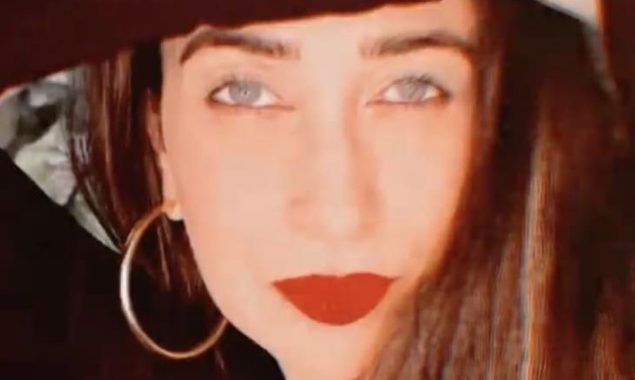 Karisma Kapoor’s recent selfie makes you fall in love with her!