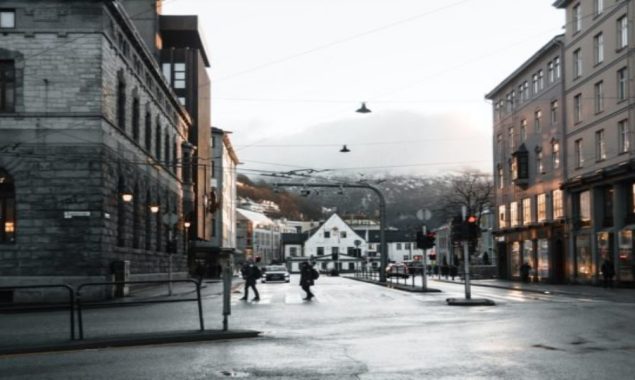 Norway lifts final Covid curbs on social distancing