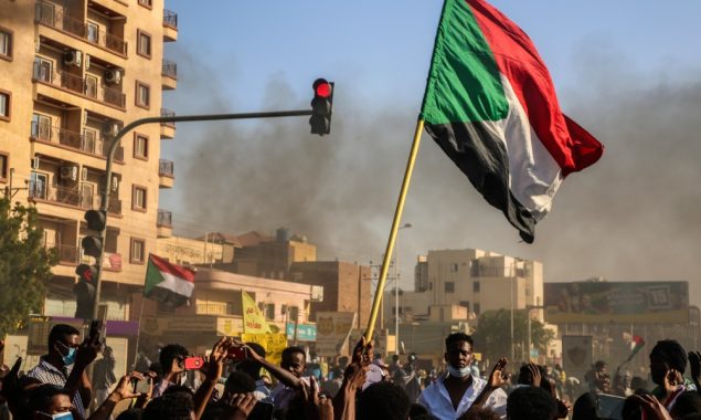 Sudanese return to streets rallying against military coup