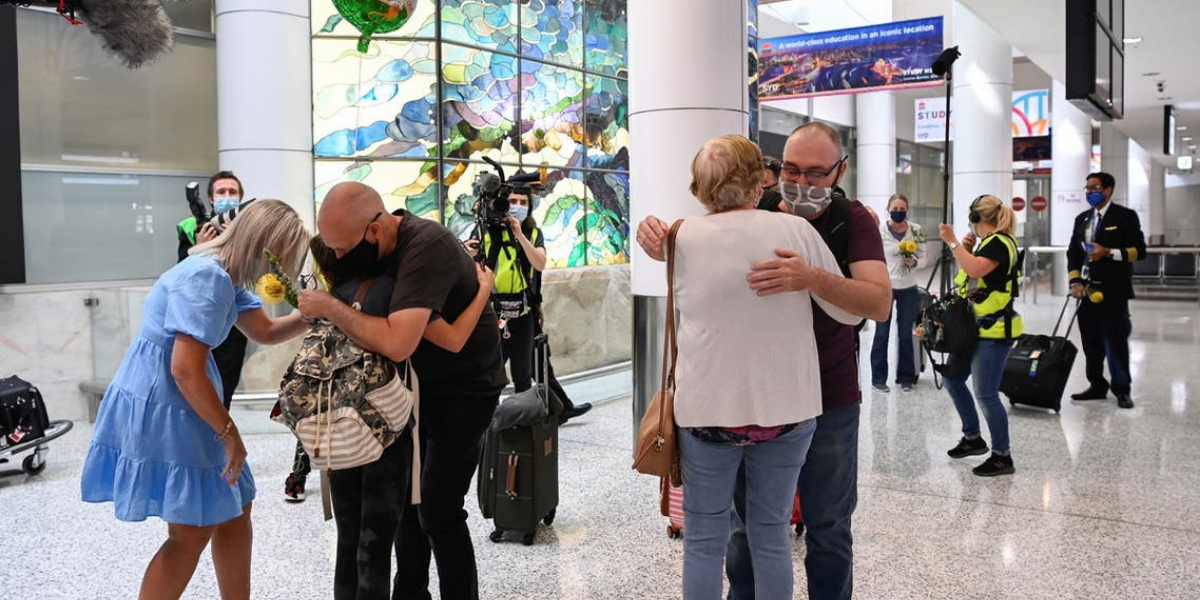 Australia's COVID-19 case numbers continue to rise ahead of border reopening