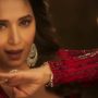 Netizens reacts to Madhuri Dixit’s dance, fans call it ‘Aaja Nachle copy’