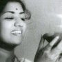 When Lata Mangeshkar recalled her make-up struggles during acting career