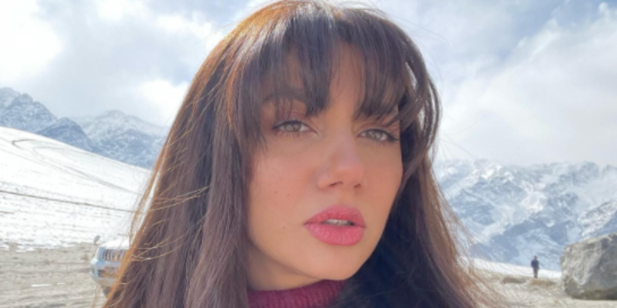 Mahira Khan rocks the internet with her new look