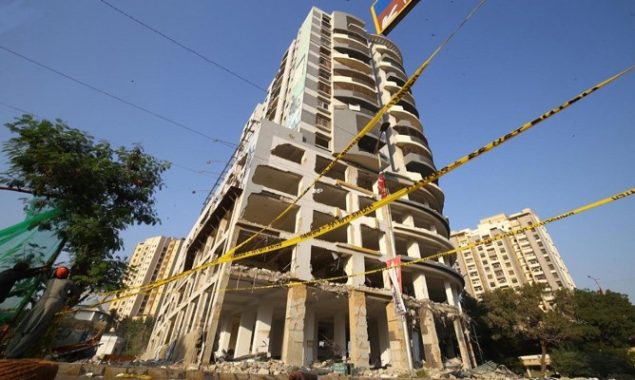 Karachi admin raze 15-storey Nasla Tower to the ground