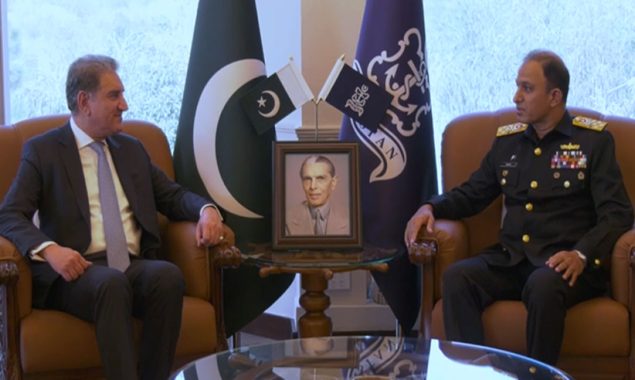 FM Qureshi, Naval Chief discuss maritime affairs