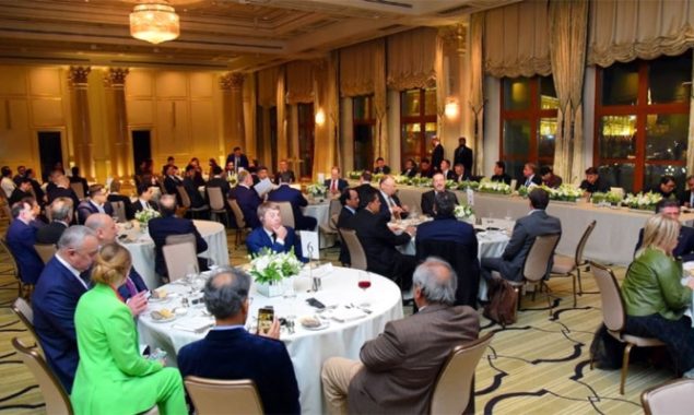 Imran Khan invites Russian businessmen to invest in diverse sectors of Pakistan