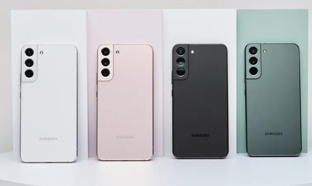 Samsung Galaxy S22 compares to the iPhone 13