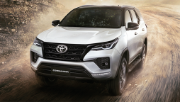 Toyota Introduces New Fortuner Commander