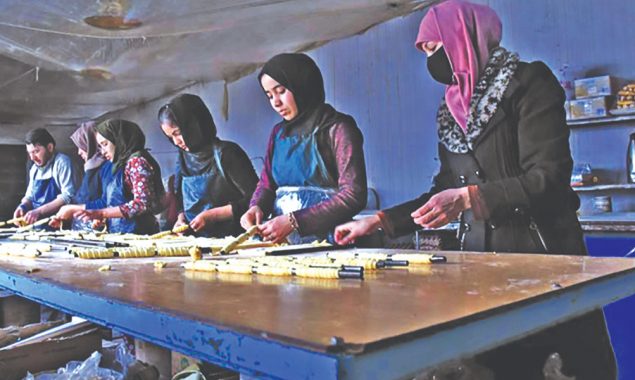 Afghan women make their own sweet