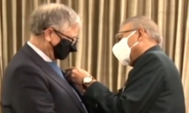 President confers ‘Hilal-e-Pakistan’ award on Bill Gates