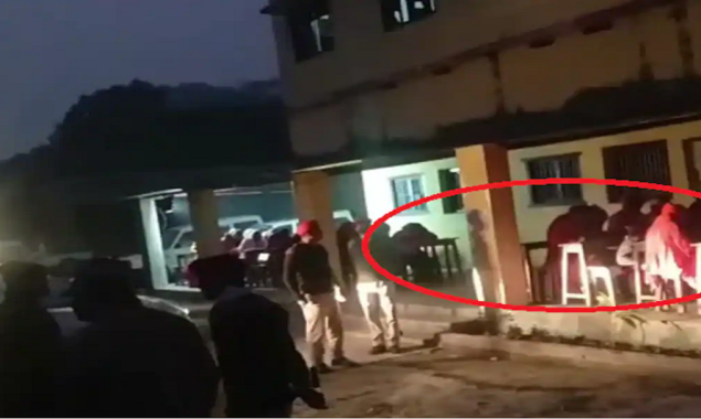 400 Students gave class 12 board exam under the headlights of the car