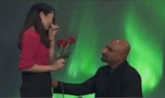 Viral Video: Boyfriend proposes his meteorologist girl on camera
