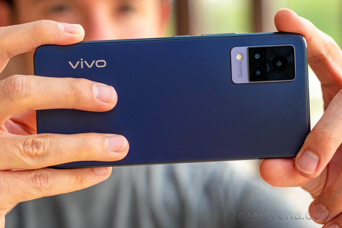 Vivo V21