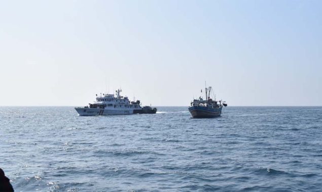 PMSA apprehends Indian vessel poaching in Pak Economic Zone