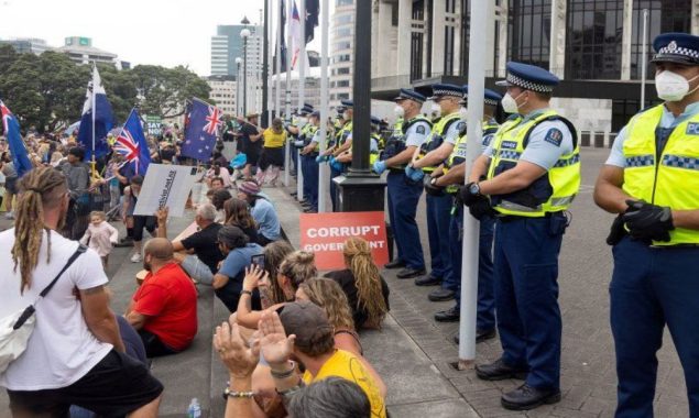 New Zealand’s anti-vaccine mandate protest continues
