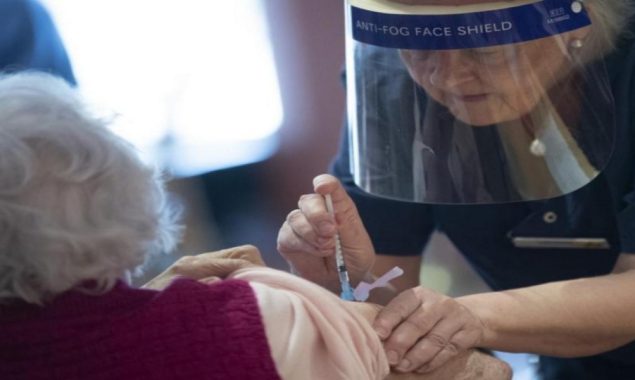 Sweden recommends fourth jab for over-80s