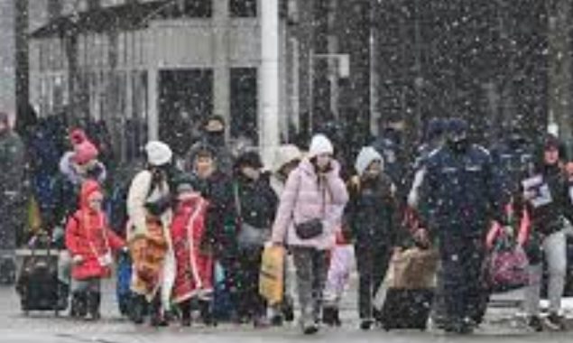 Nearly 875,000 refugees have fled Ukraine conflict: UN