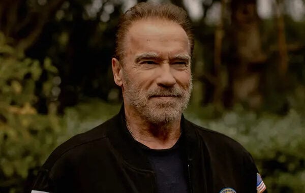Arnold Schwarzenegger address the Russian people and their President Vladimir Putin urging them to stop the war!