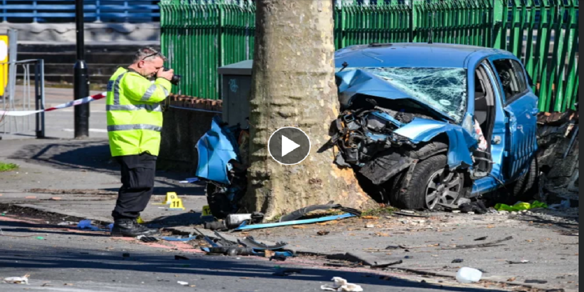 Two teenagers, 18, killed in horror crash after car ploughes into tree in Coventry