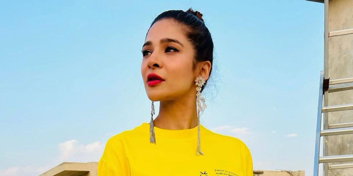 Ayesha Omar pulls off her style game on point [Photos]