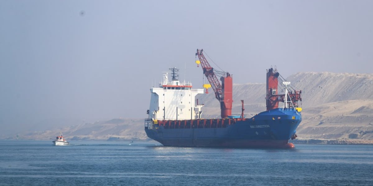 Egypt's Suez Canal increases transit tolls by up to 10 pct