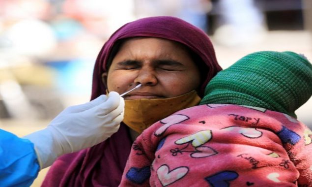 India reports 6,915 new COVID-19 cases