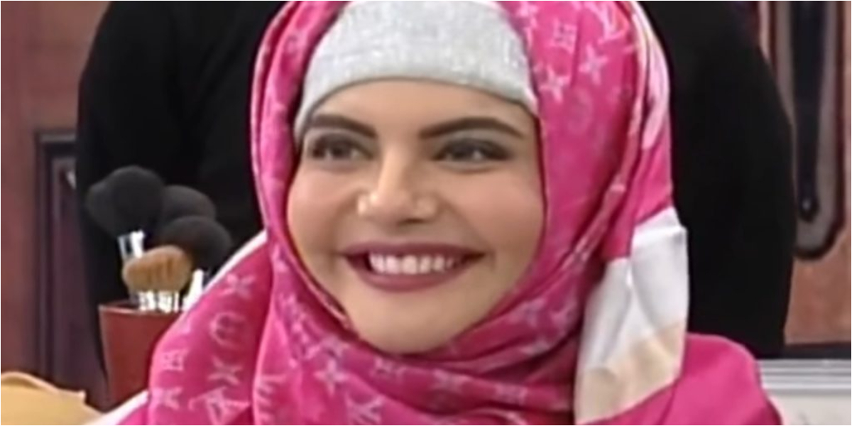 Nida Yasir trolled for making fun of Hijab on her morning show