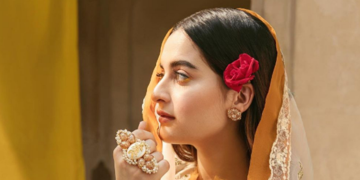 Actress Aiman Khan shares an adorable photo on her Instagram