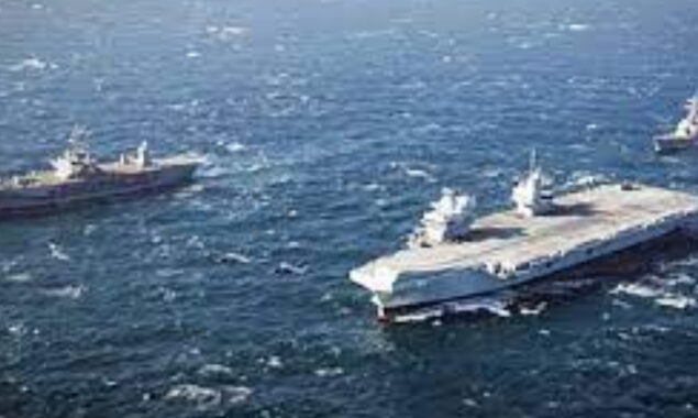 Battle Fleet royal navy carrier leads 25 warships