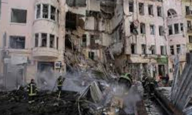 Ukraine warns of humanitarian crisis in Mariupol, with thousands killed