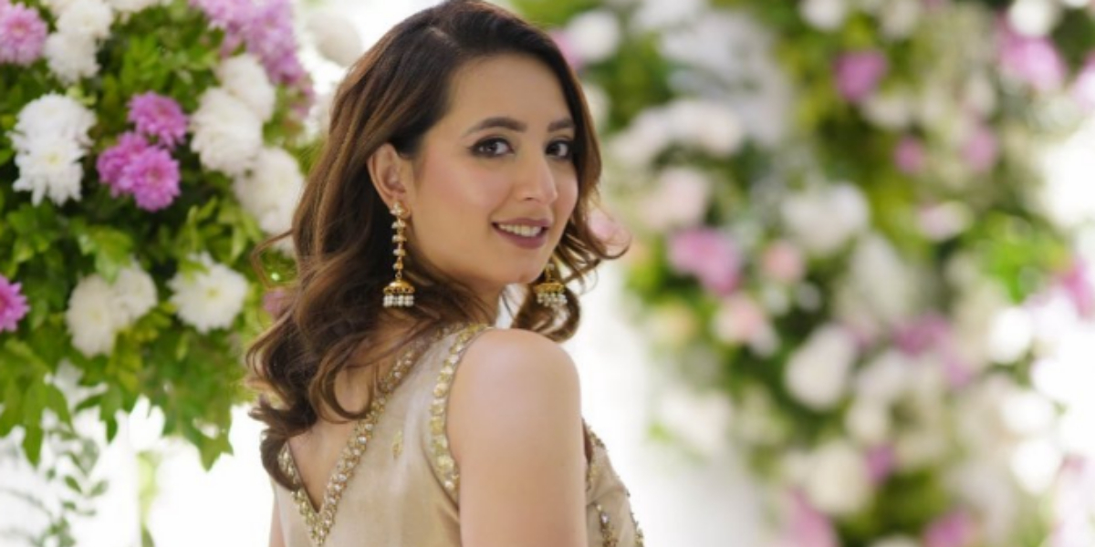 Komal Aziz’s new photo makes round on social media
