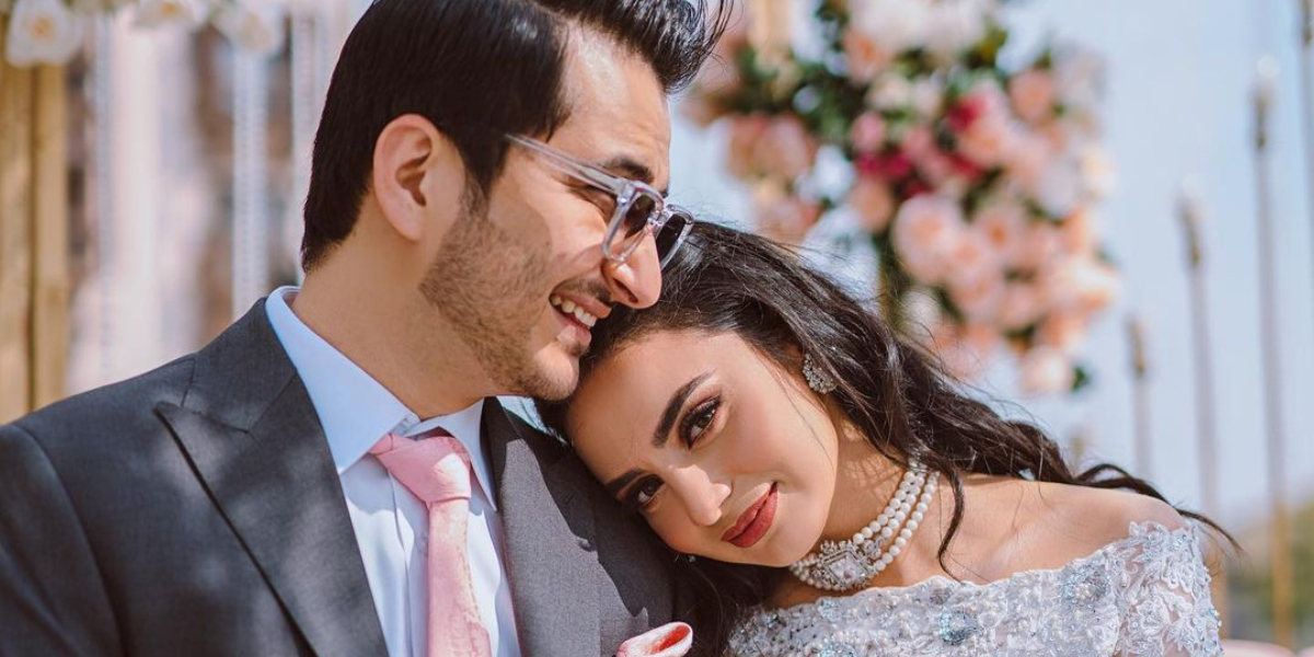 Mehar Bano shares PDA-filled snaps with her fiancé