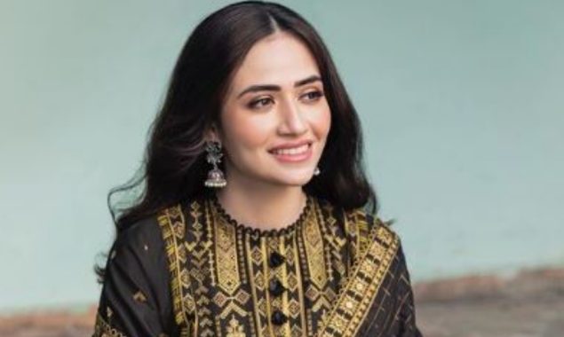 Sana Javed’s latest picture is doing rounds on social media