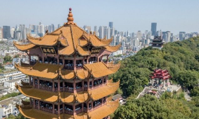 Photographer gives Greeks online tour of China
