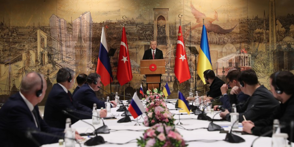 World Insights: Russia-Ukraine talks "constructive" to settle conflict