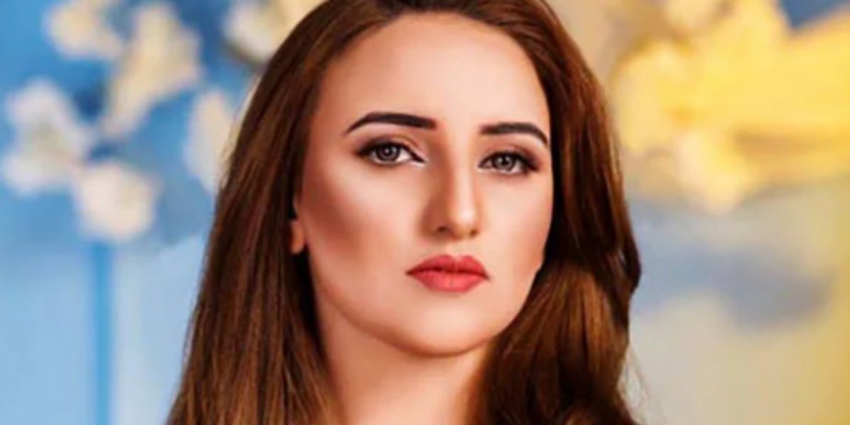 Hareem Shah dancing in a hotel room, watch video