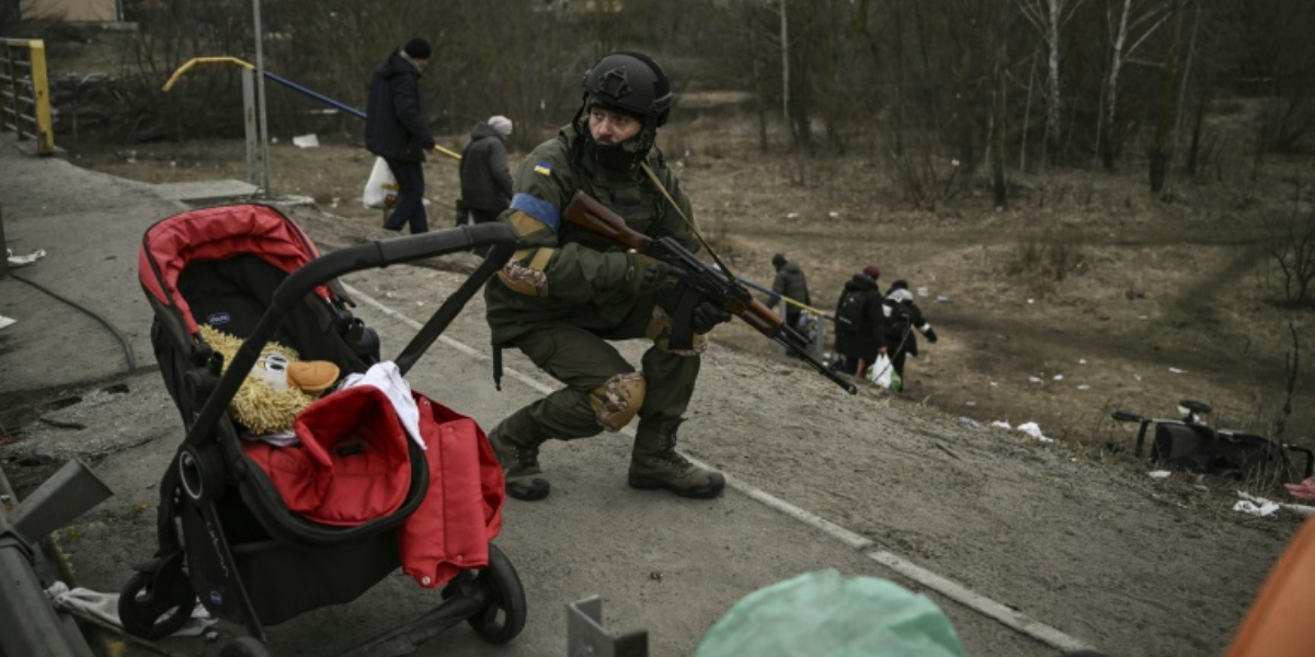 Deadly strikes rock Ukraine despite talks with Russia