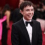 Fans laud Elliot Page as he reunites with his ‘Juno’ co-stars at Oscars