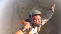 skydiver
