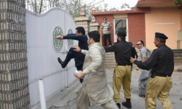 FIR filed against two PTI MNAs, 80 activists for storming into Sindh House