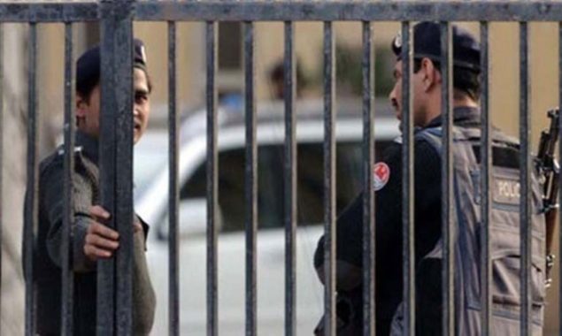 Police arrest two women for drug peddling in Karachi