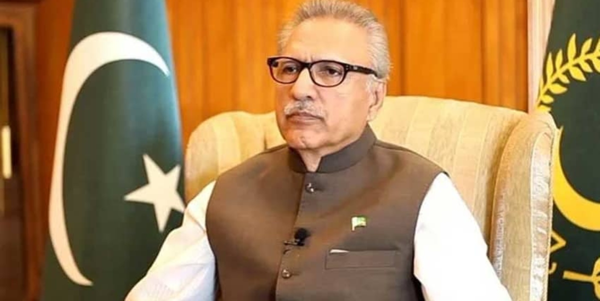 President Alvi provides relief worth Rs1.9 m to bank fraud victims