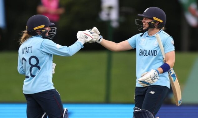 Revitalised England eye World Cup semis after romp past Pakistan