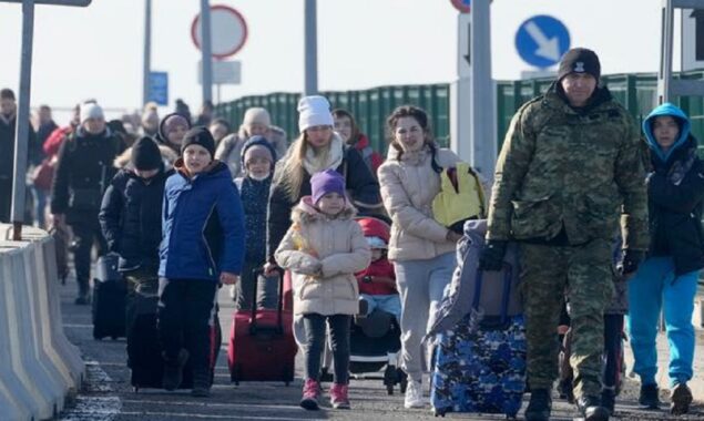 Four million Ukrainian refugees flee war