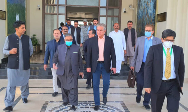 FM Qureshi leaves for China to hold meeting with foreign ministers of various countries